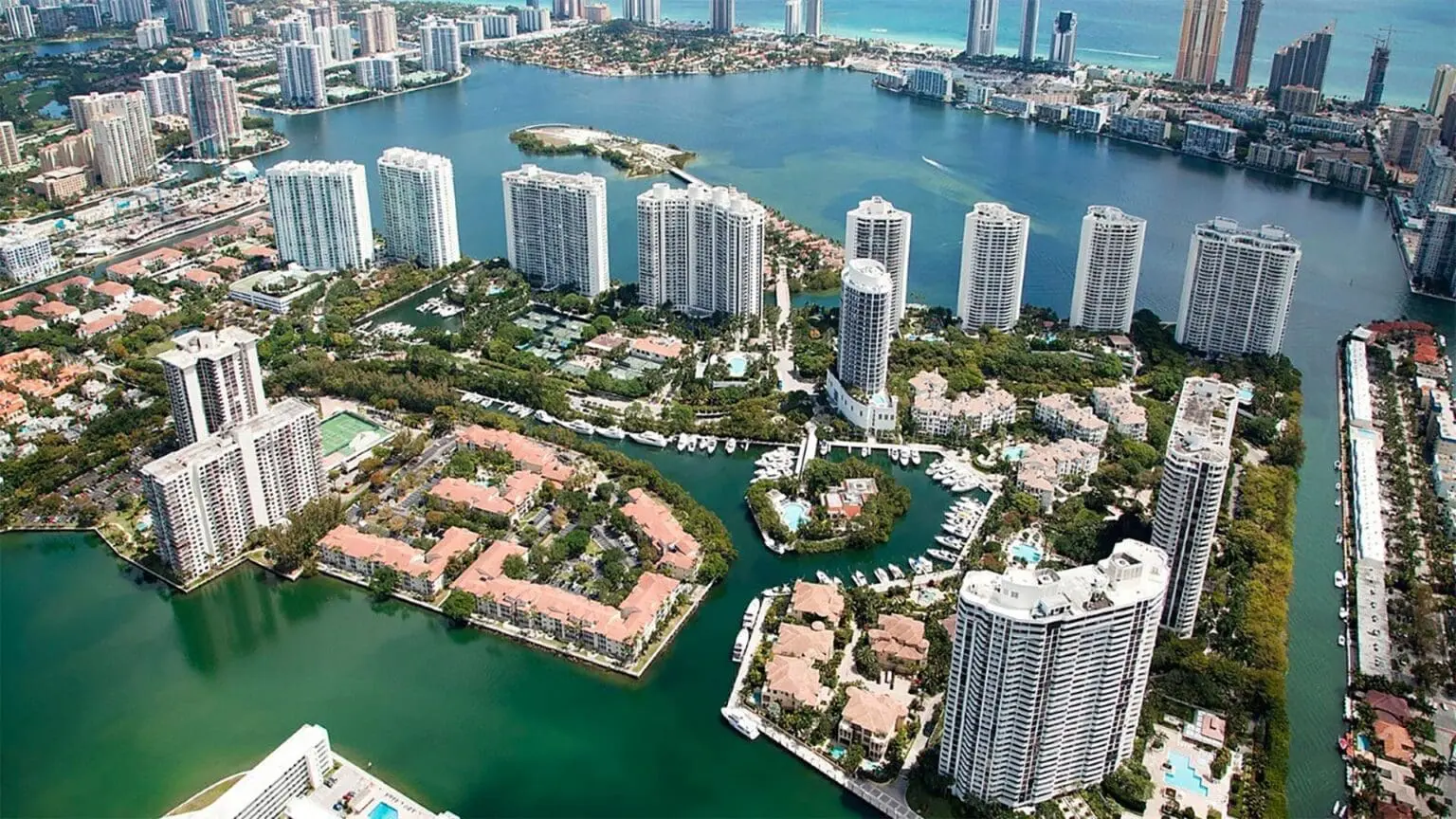 Williams Island multi-phase luxury community development by Swedroe Architecture
